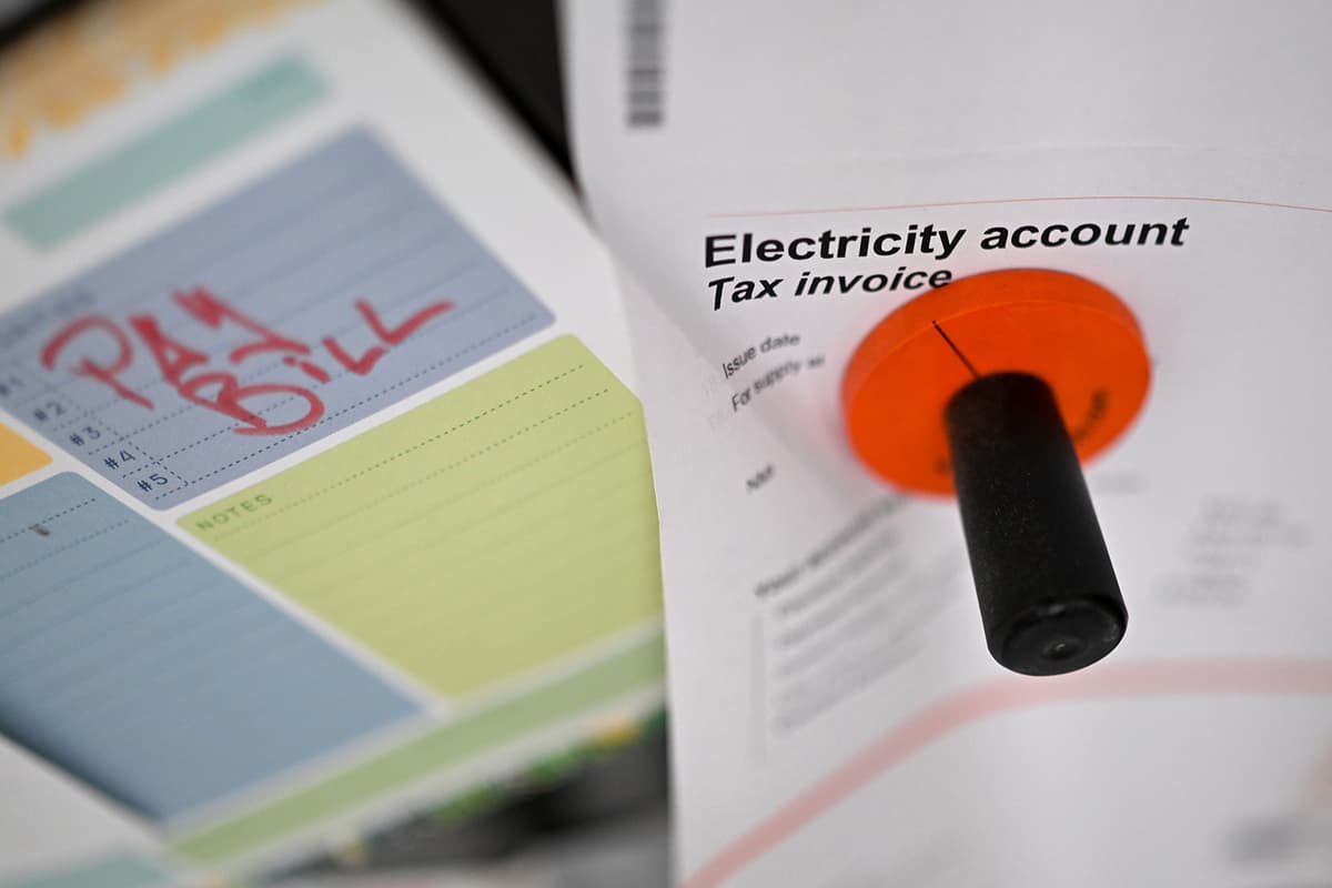 The energy rebates have stopped, but the cost of fossil fuels keeps electricity prices rising