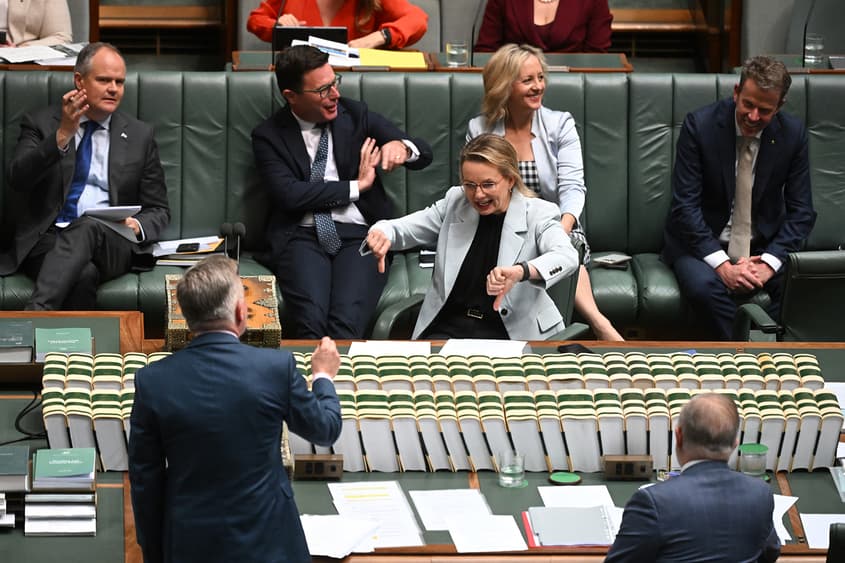 Clowns to the left of us, jokers on the right – and voters stuck in the middle