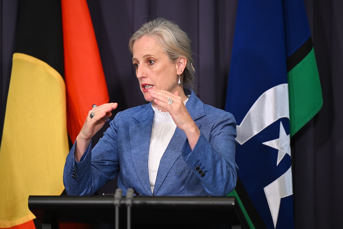 Gender pay gap edges down, but men still dominate Australia’s highest salaries