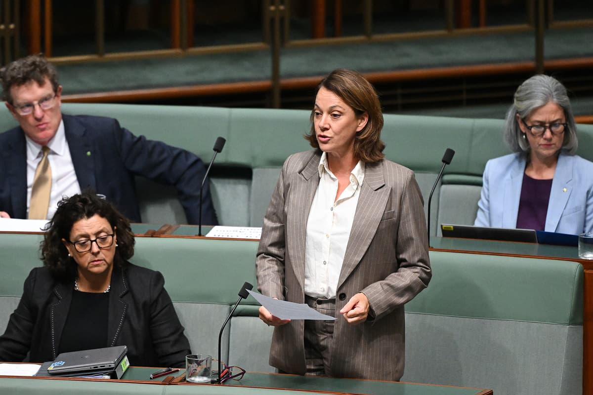 Scamps presses Albanese over claims of staff offer to Coalition