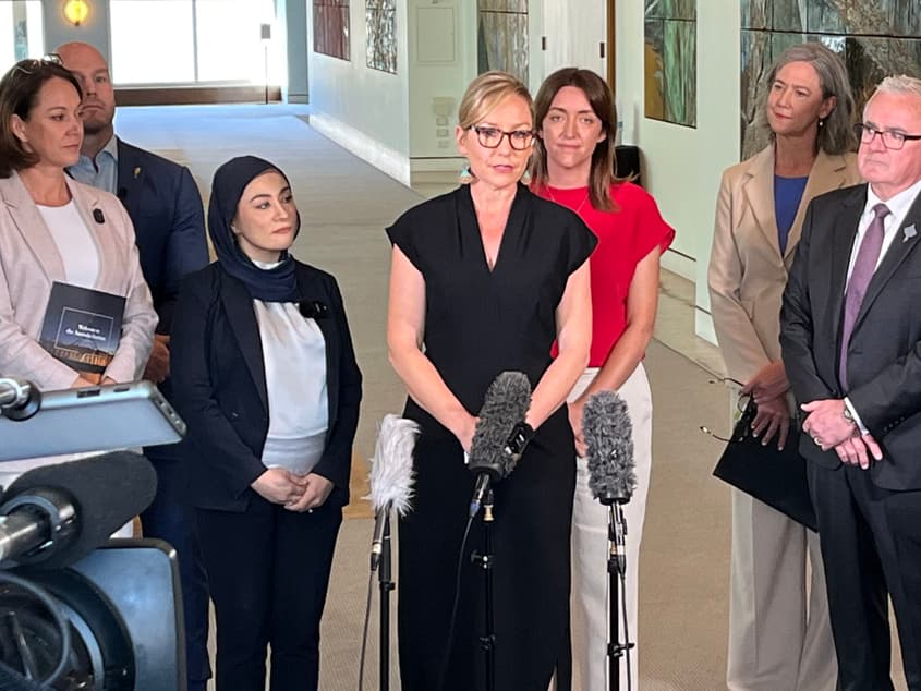 Greens and crossbench back 25% gas export tax, giving government numbers to pass it within weeks