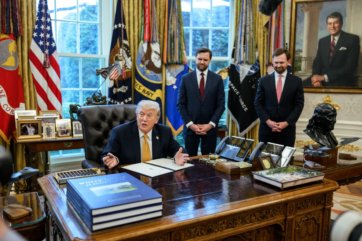 Shorter America This Week: Ceasefire?; Madman theory; Group hugs in space