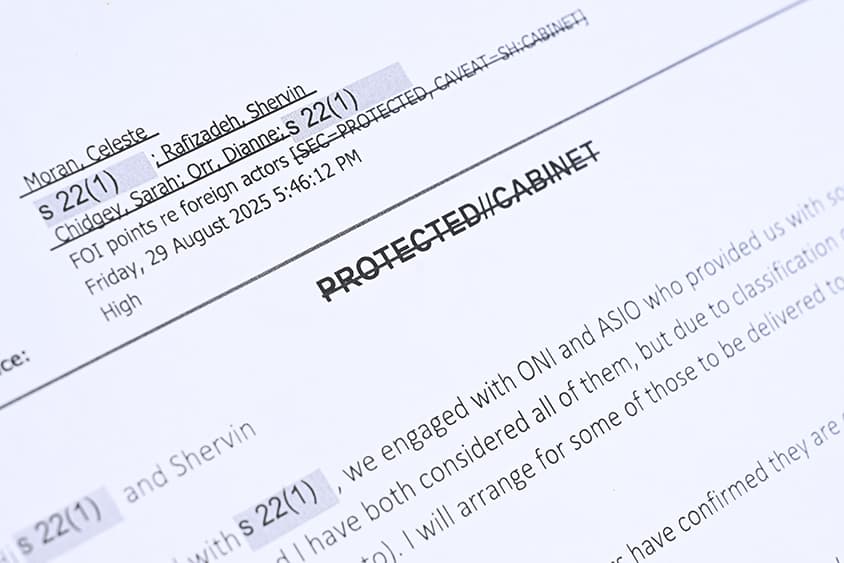 Major government departments failing own transparency standards, audit finds 