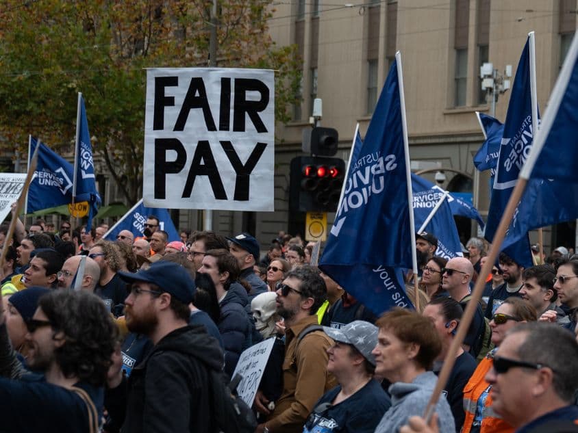 What is 'middle income' in Australia?