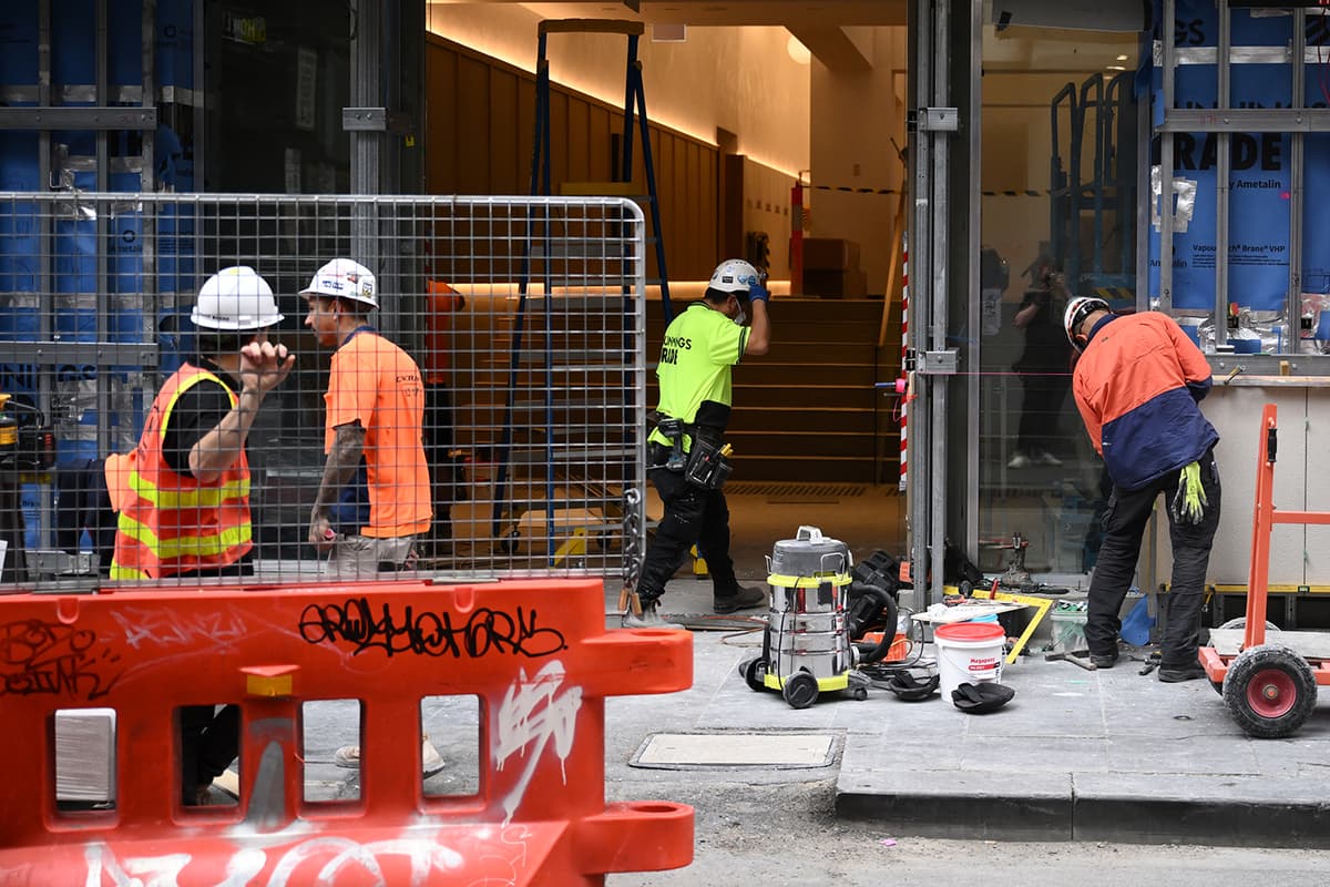 'The only barrier is Labor themselves': Calls to let asylum seekers work and study amid workforce shortages