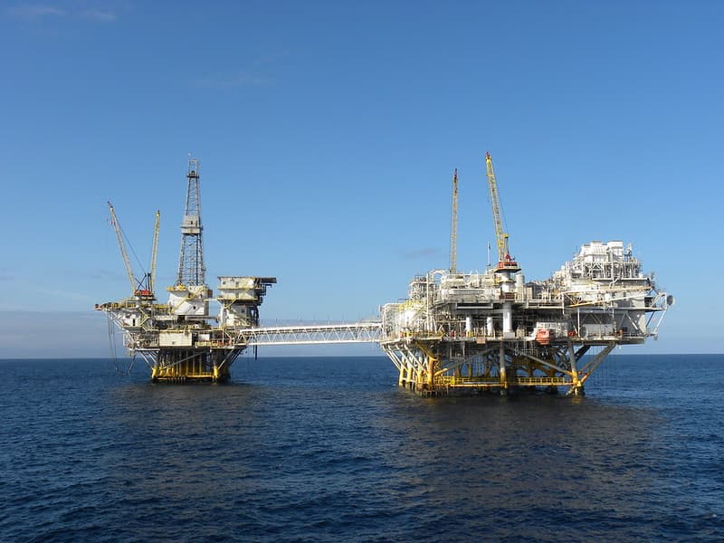 Taxpayers could be left to foot the bill for offshore oil and gas clean-up unless the Albanese Government closes a loophole