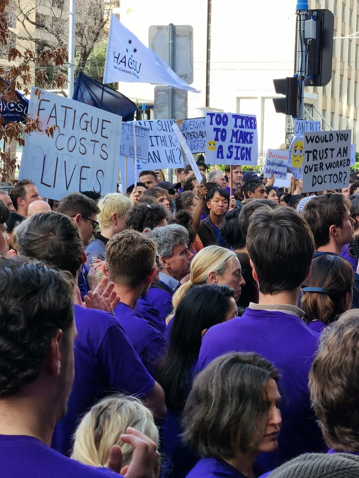 Doctors walk off the job for first time in 20 years as Victoria risks losing its best