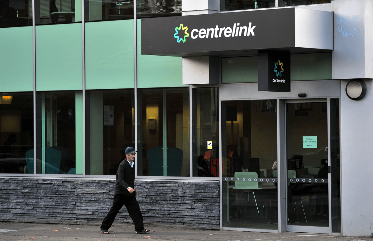 Welfare groups criticise Albanese government's plan to restart Centrelink payment cancellations