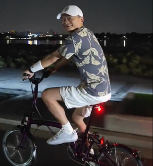 Jack Ma spotted by a fan cycling in Hangzhou, July 2025